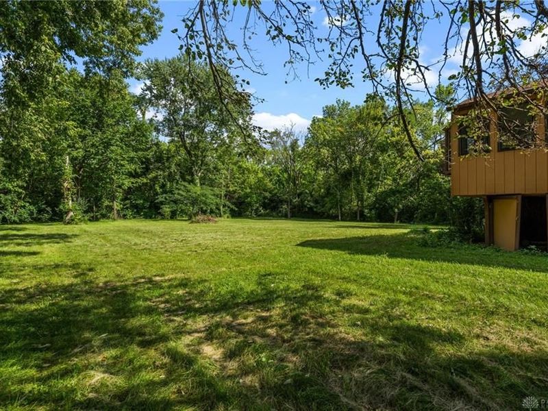 7330 Silver Lane, Butler Township, OH 45414 Photo 9