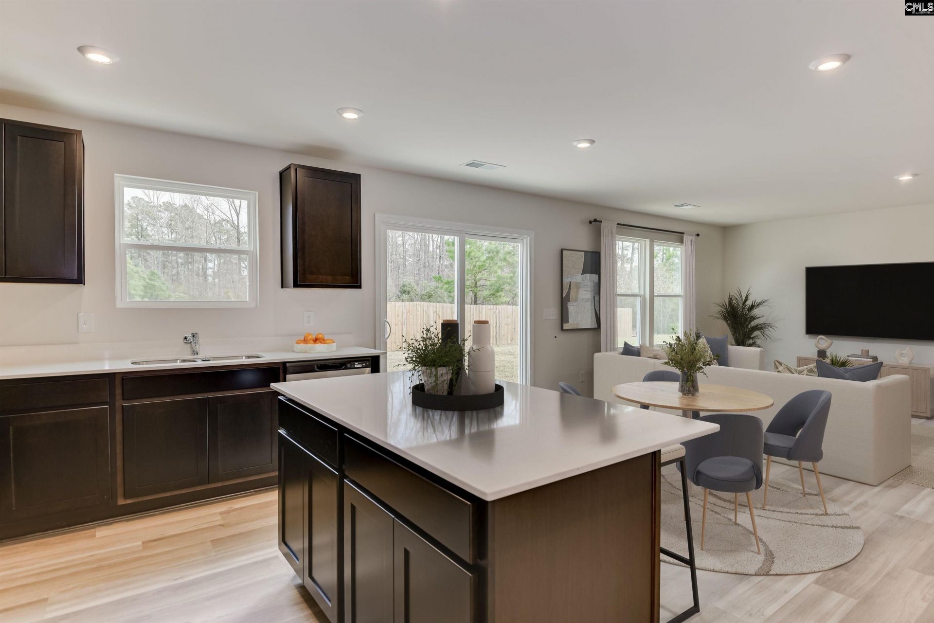 174 Kingfield Drive Photo 4