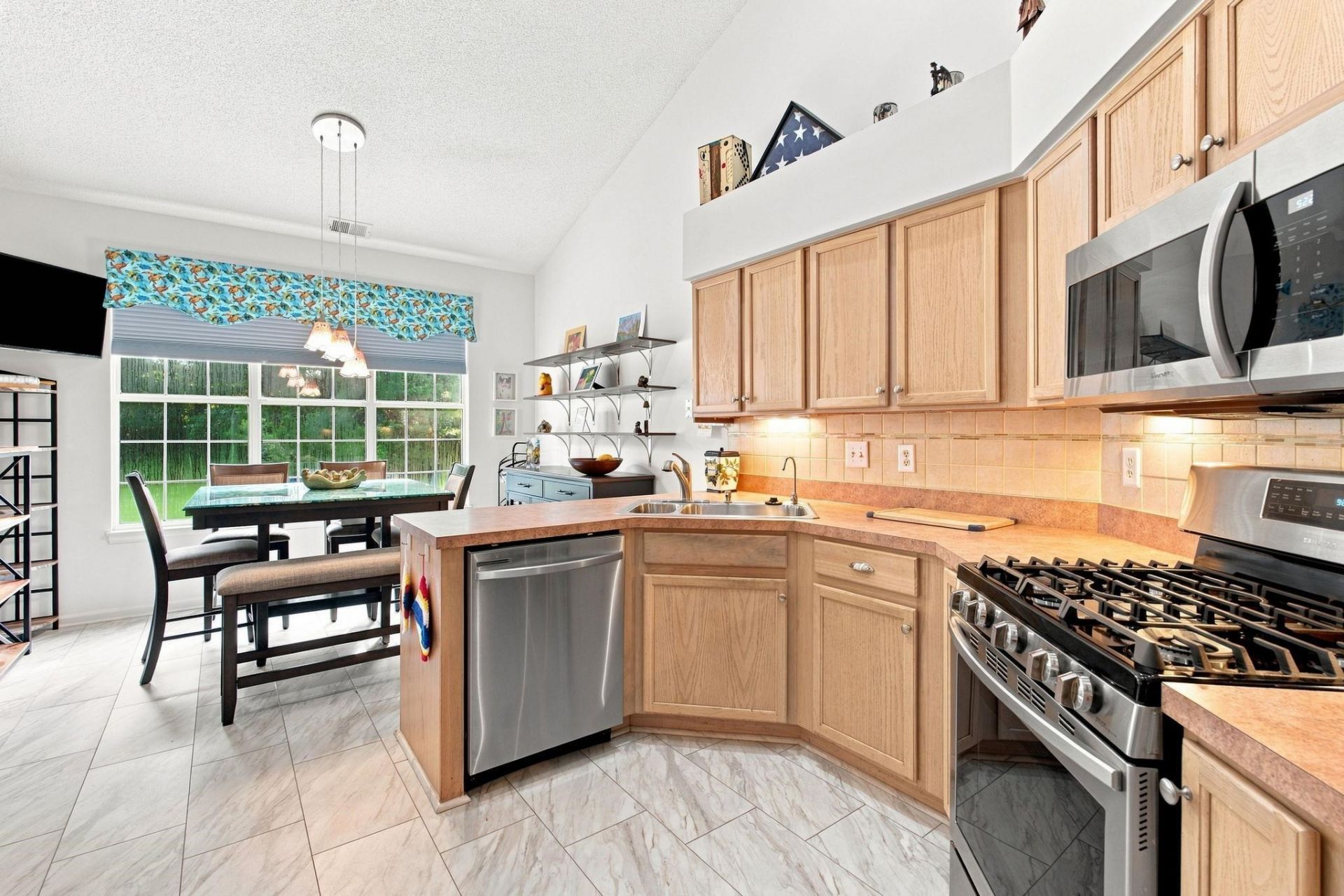1207 Loblolly Ln. Photo 18