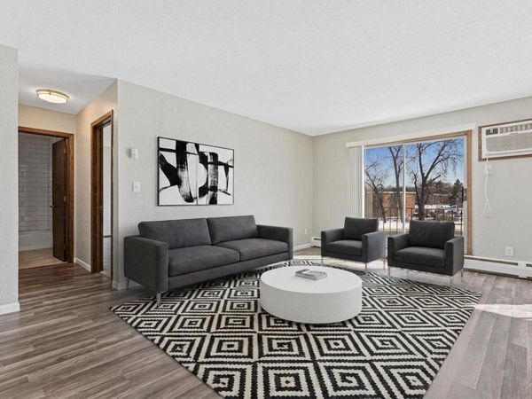 2210 Eldridge Ave E, Unit 203, North Saint Paul, MN 55109