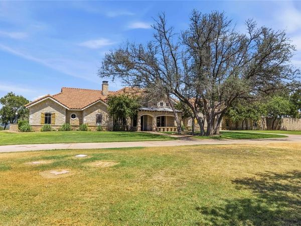 51 Oak Hill Circle, Brownwood, TX 76801