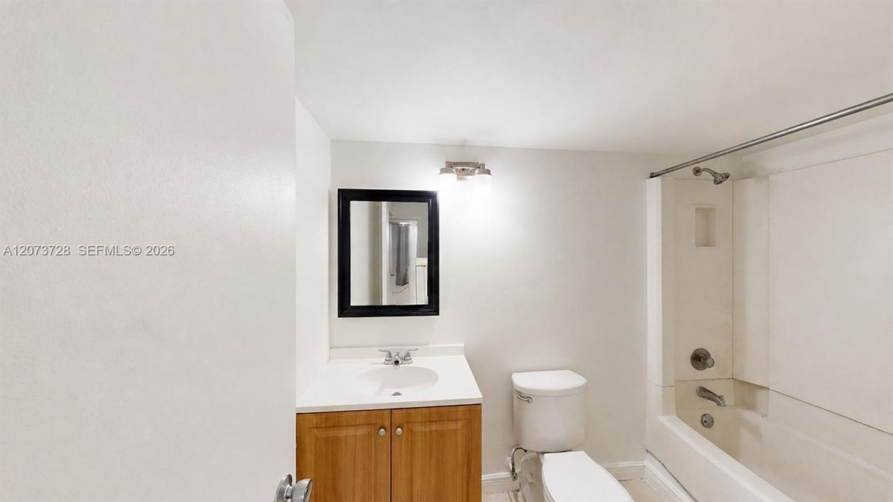 14201 N Kendall Dr , Unit 401D, Miami, FL 33186 Photo