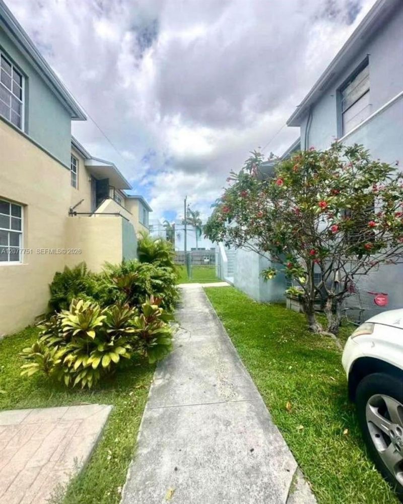 2361 SW 27th St , Unit 1, Miami, FL 33133 Photo