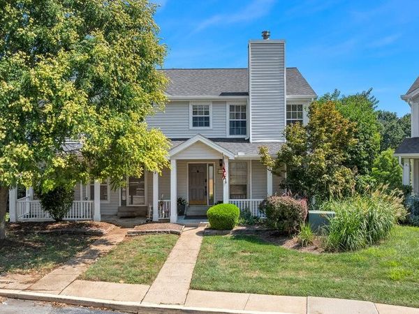 1450 Whispering Creek Drive, Ballwin, MO 63021