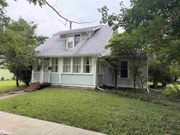 1110 S 5Th Street, Fairfield, IA 52556