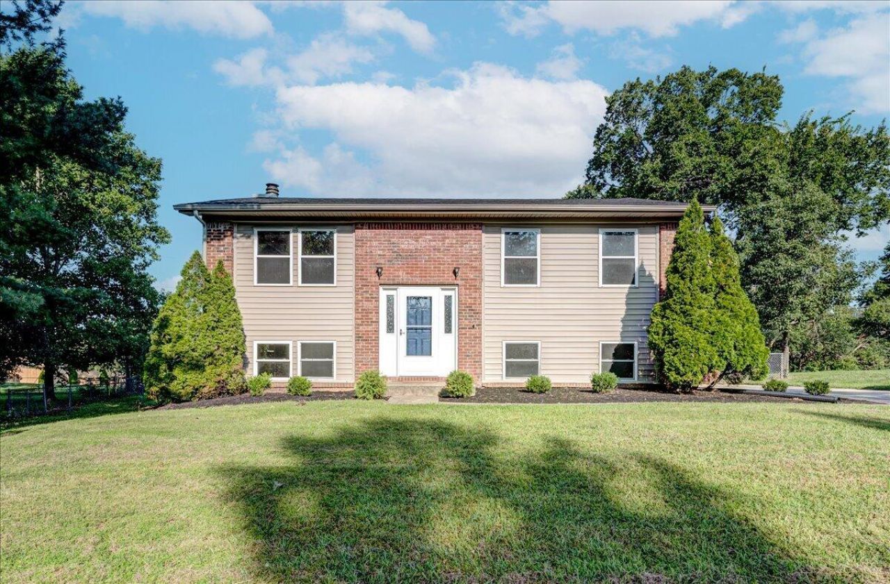 3328 Downing Place, Lexington, KY 40517 Main Photo
