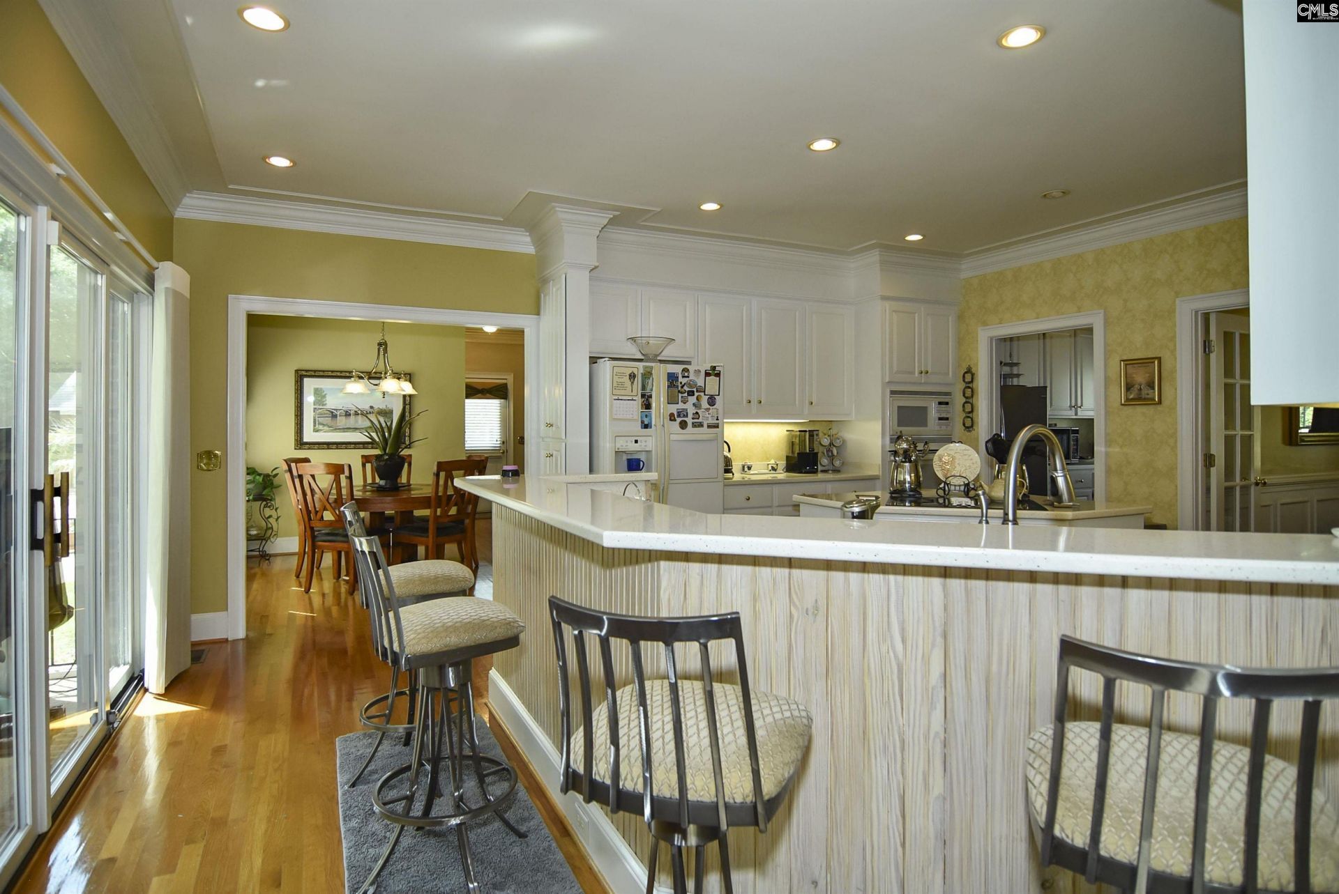568 Charles Court  Photo 13