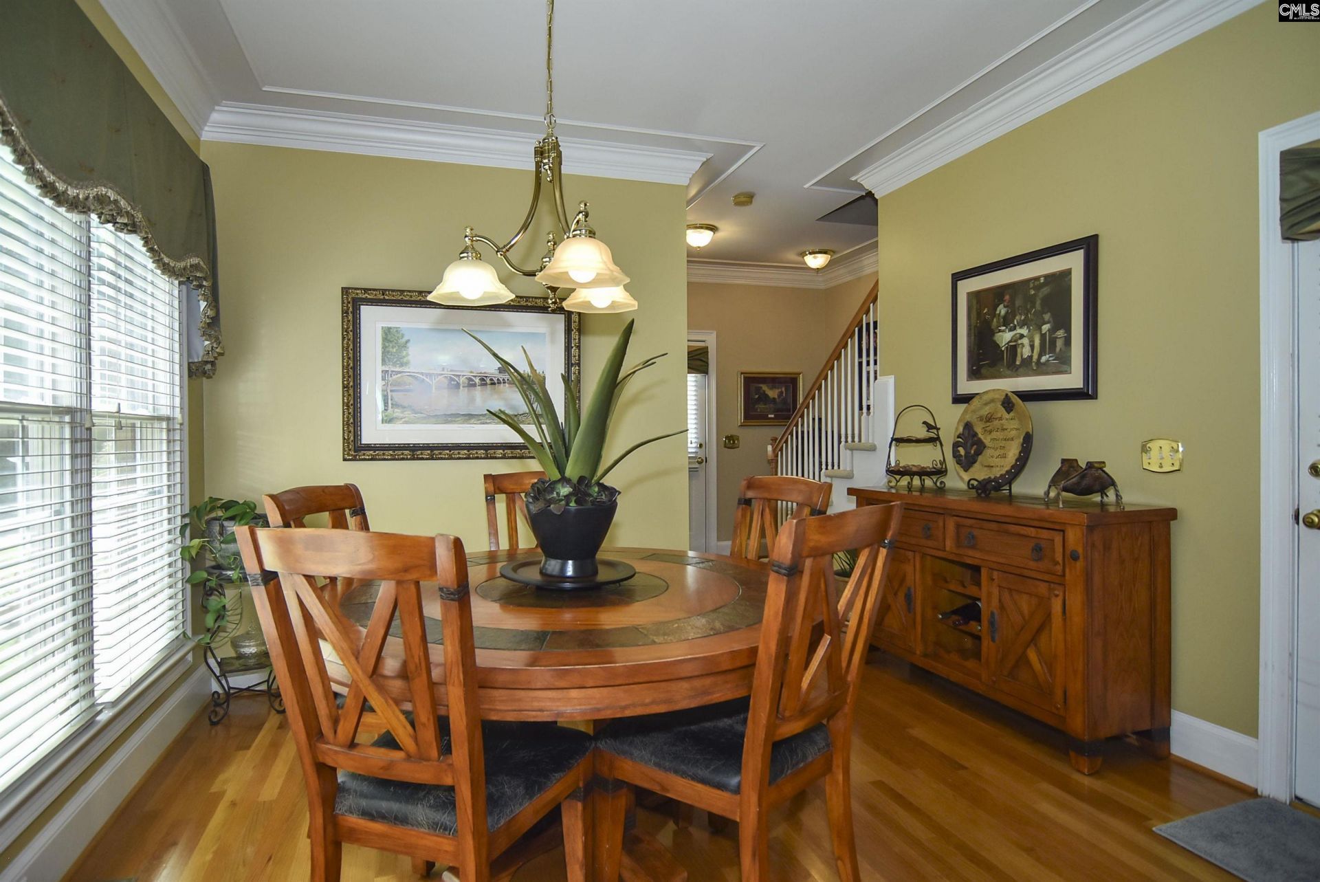 568 Charles Court  Photo 21