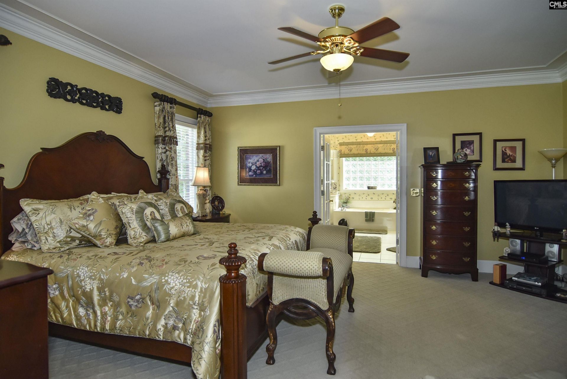 568 Charles Court  Photo 27