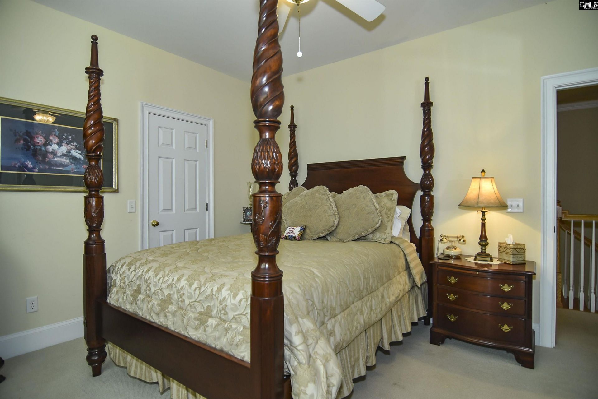 568 Charles Court  Photo 38