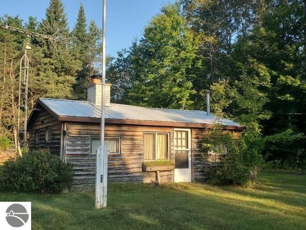 5172 M-33 S, Alger, MI 48610