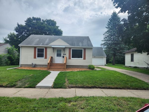 1806 2nd Street NE, Austin, MN 55912