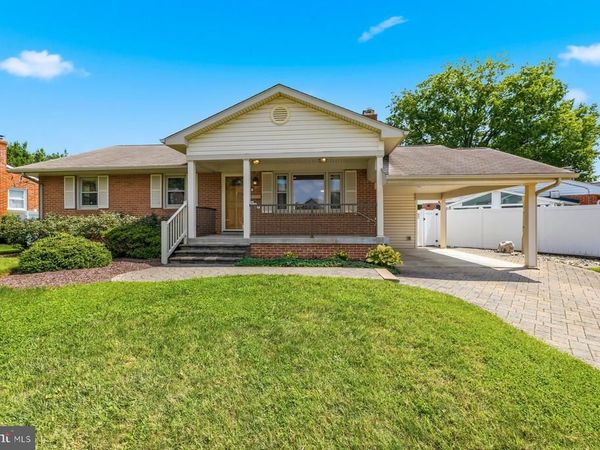 802 YOUNG PLACE , FREDERICK, MD 21702
