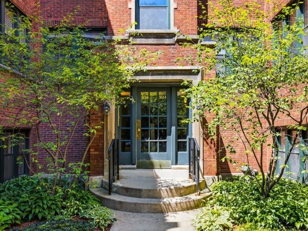 3126 W Carmen Avenue , Unit 3, Chicago, IL 60625