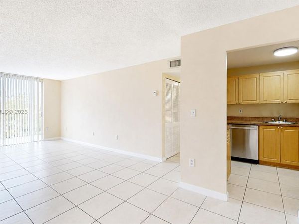 9360 Fontainebleau Blvd, Unit 510, Miami, FL 33172