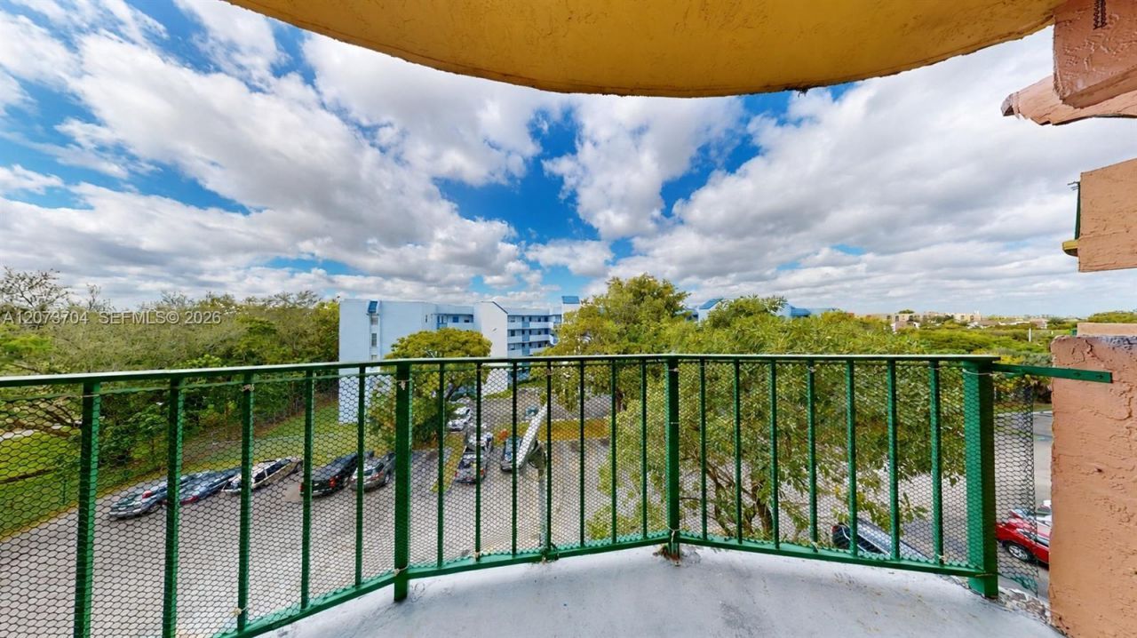 9360 Fontainebleau Blvd, Unit 510, Miami, FL 33172 Photo