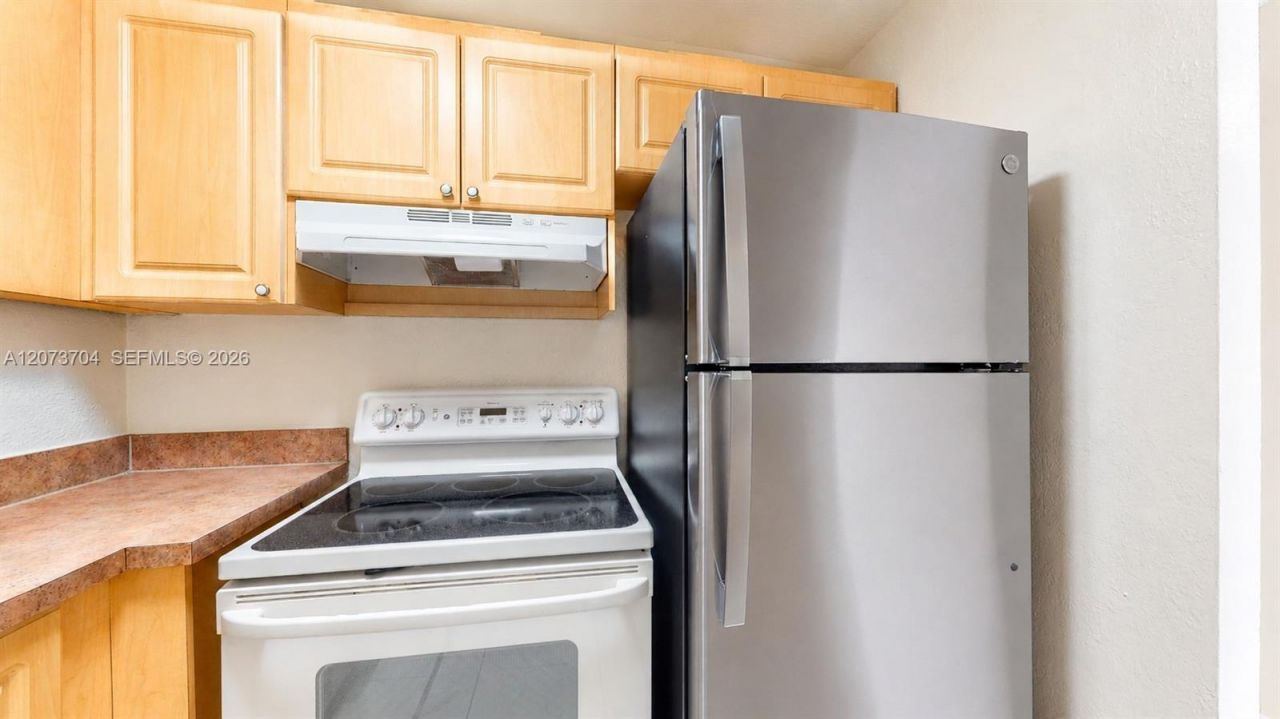 9360 Fontainebleau Blvd, Unit 510, Miami, FL 33172 Photo