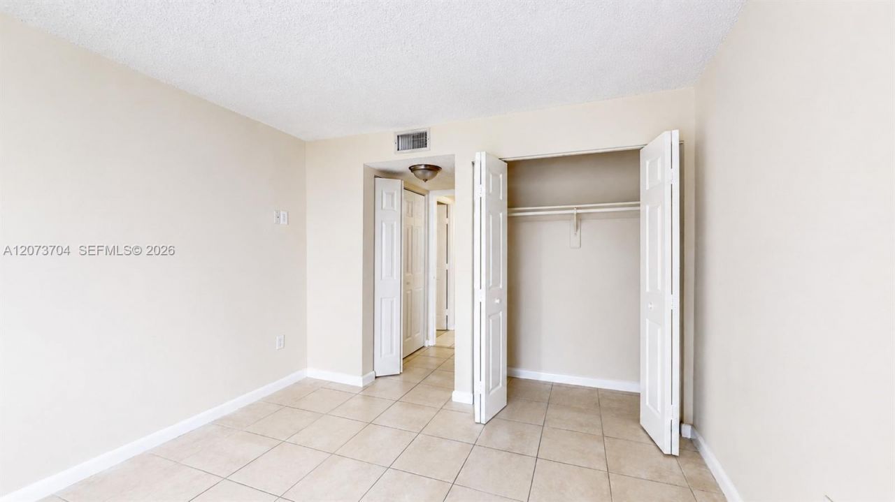 9360 Fontainebleau Blvd, Unit 510, Miami, FL 33172 Photo