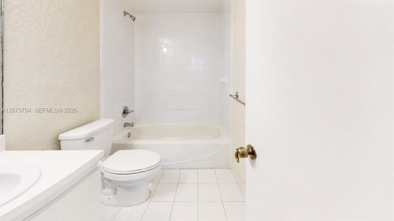 9360 Fontainebleau Blvd, Unit 510, Miami, FL 33172 Photo