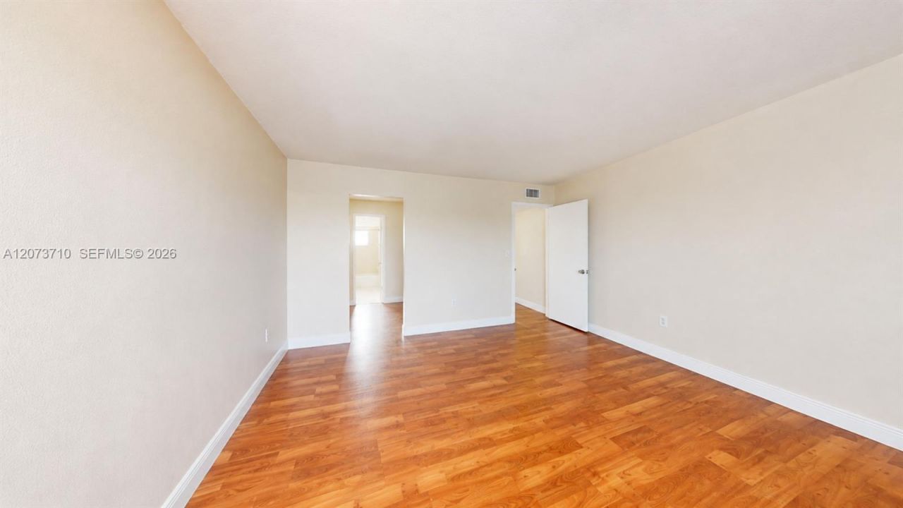 9363 Fontainebleau Blvd, Unit H205, Miami, FL 33172 Photo