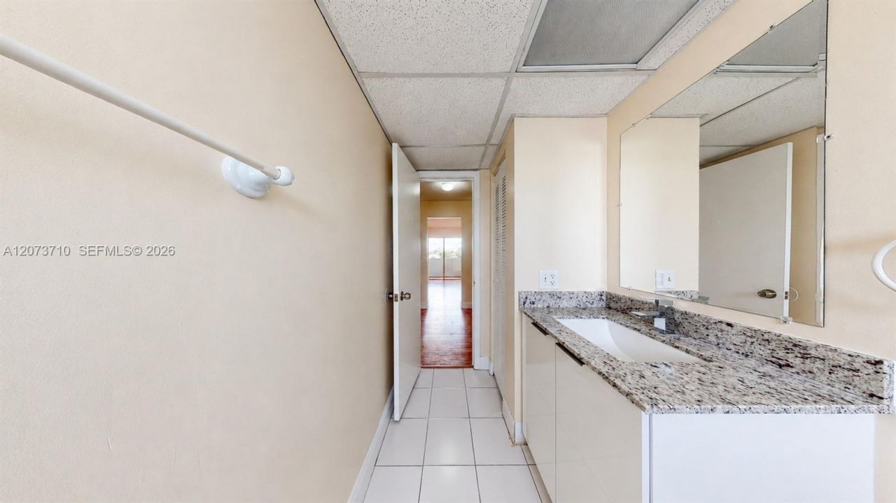 9363 Fontainebleau Blvd, Unit H205, Miami, FL 33172 Photo