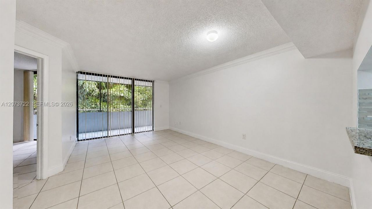 8275 SW 152nd Ave, Unit D-209, Miami, FL 33193 Photo