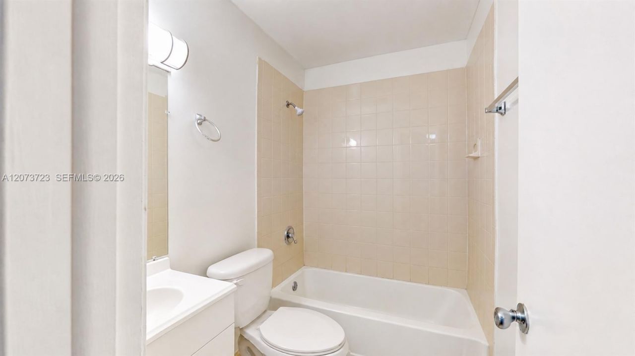 15600 SW 80th St , Unit L-304, Miami, FL 33193 Photo