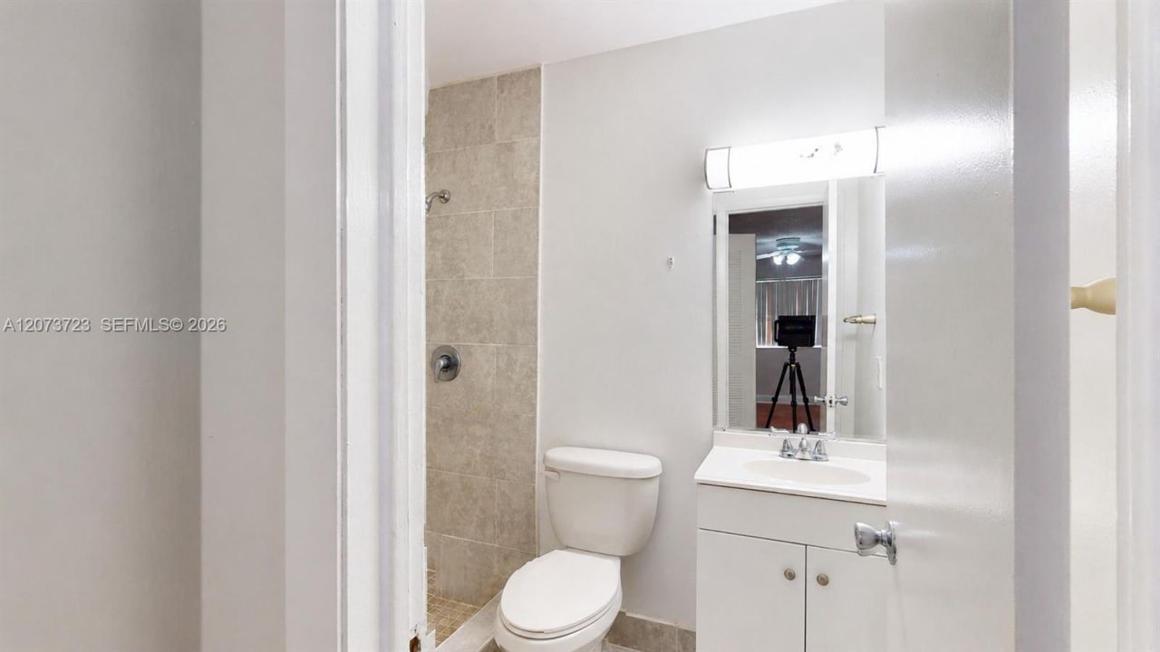 15600 SW 80th St , Unit L-304, Miami, FL 33193 Photo