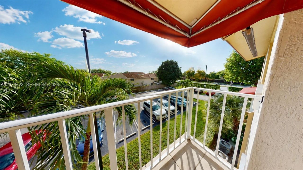 15600 SW 80th St , Unit L-304, Miami, FL 33193 Photo