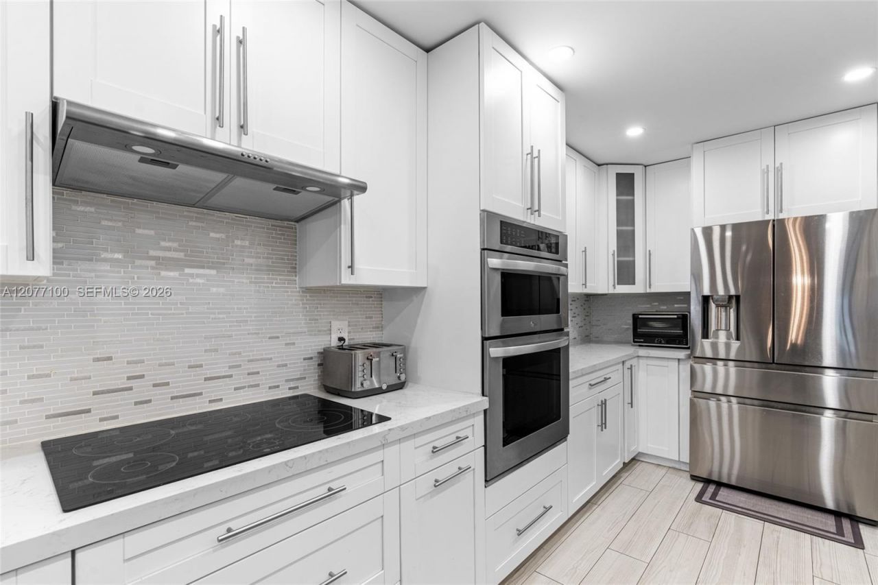 1064 NW 97th Ave , Unit 219, Pembroke Pines, FL 33024 Photo