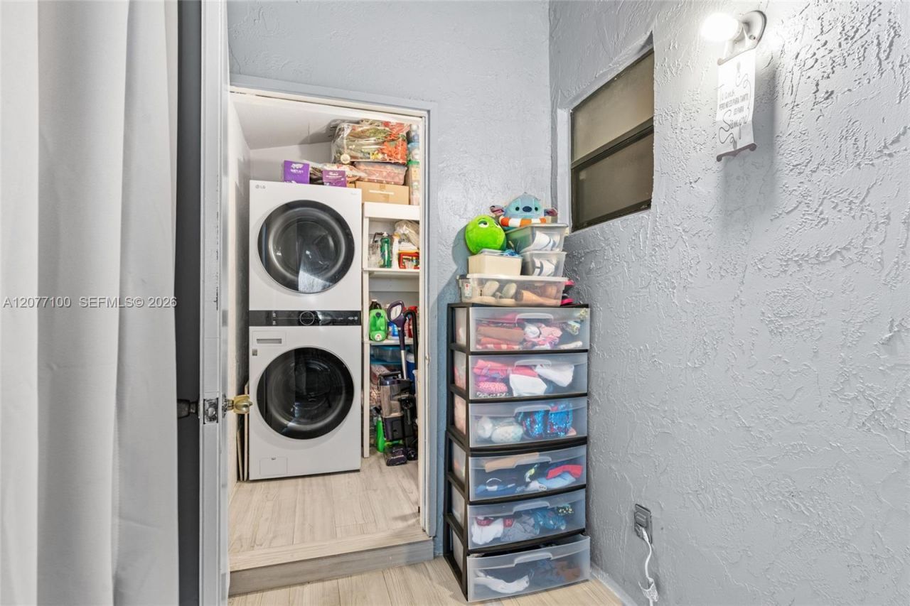 1064 NW 97th Ave , Unit 219, Pembroke Pines, FL 33024 Photo