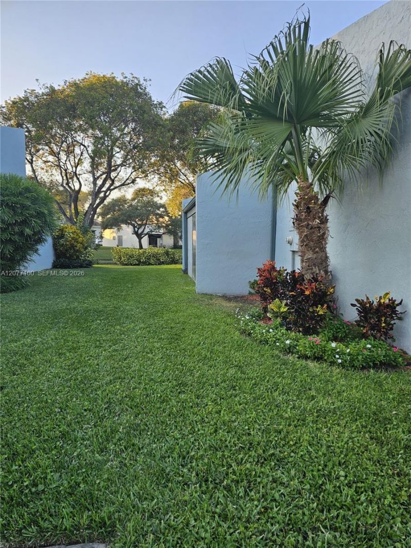 1064 NW 97th Ave , Unit 219, Pembroke Pines, FL 33024 Photo
