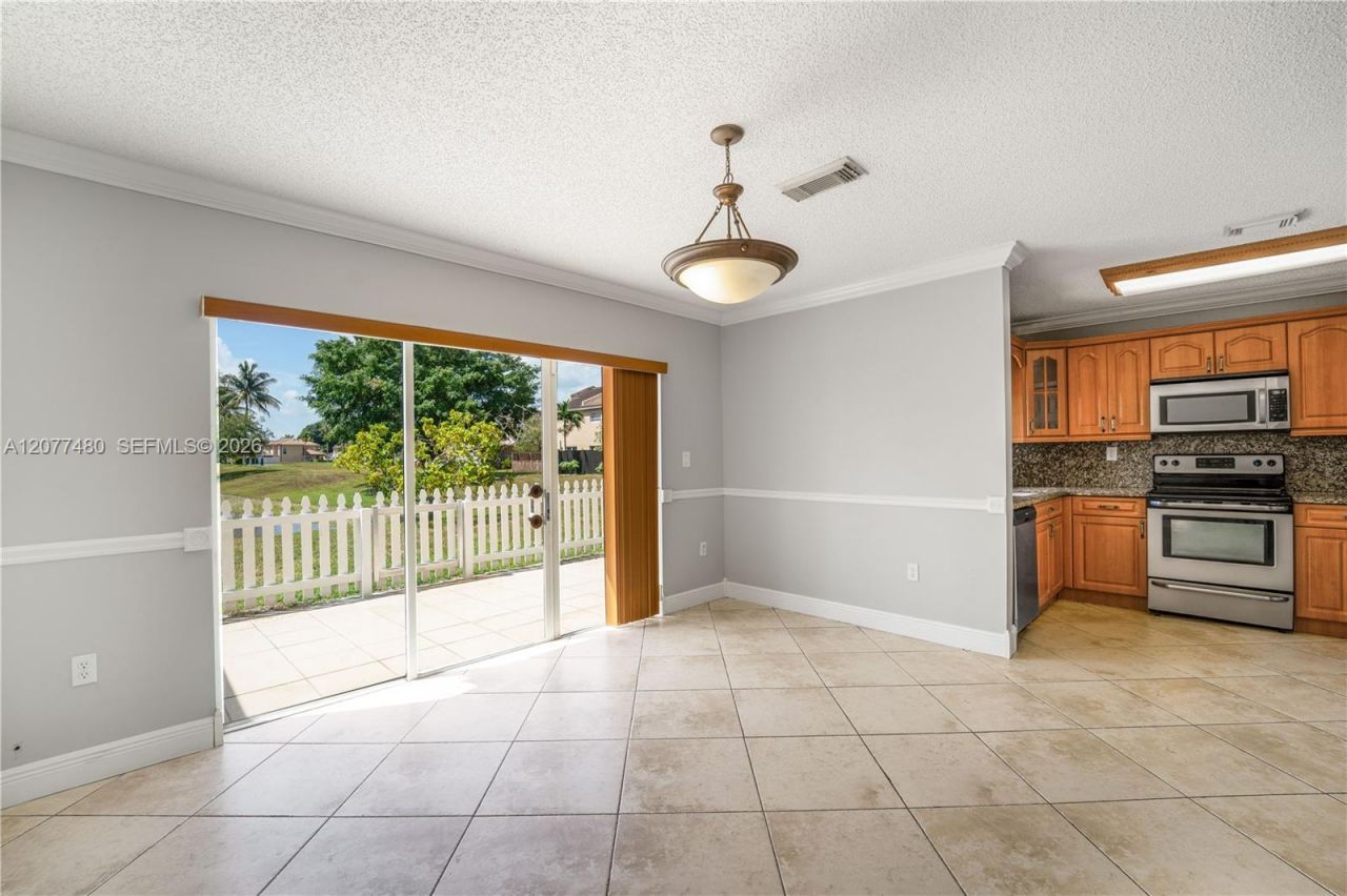 15354 SW 36th Ter, Miami, FL 33185 Photo