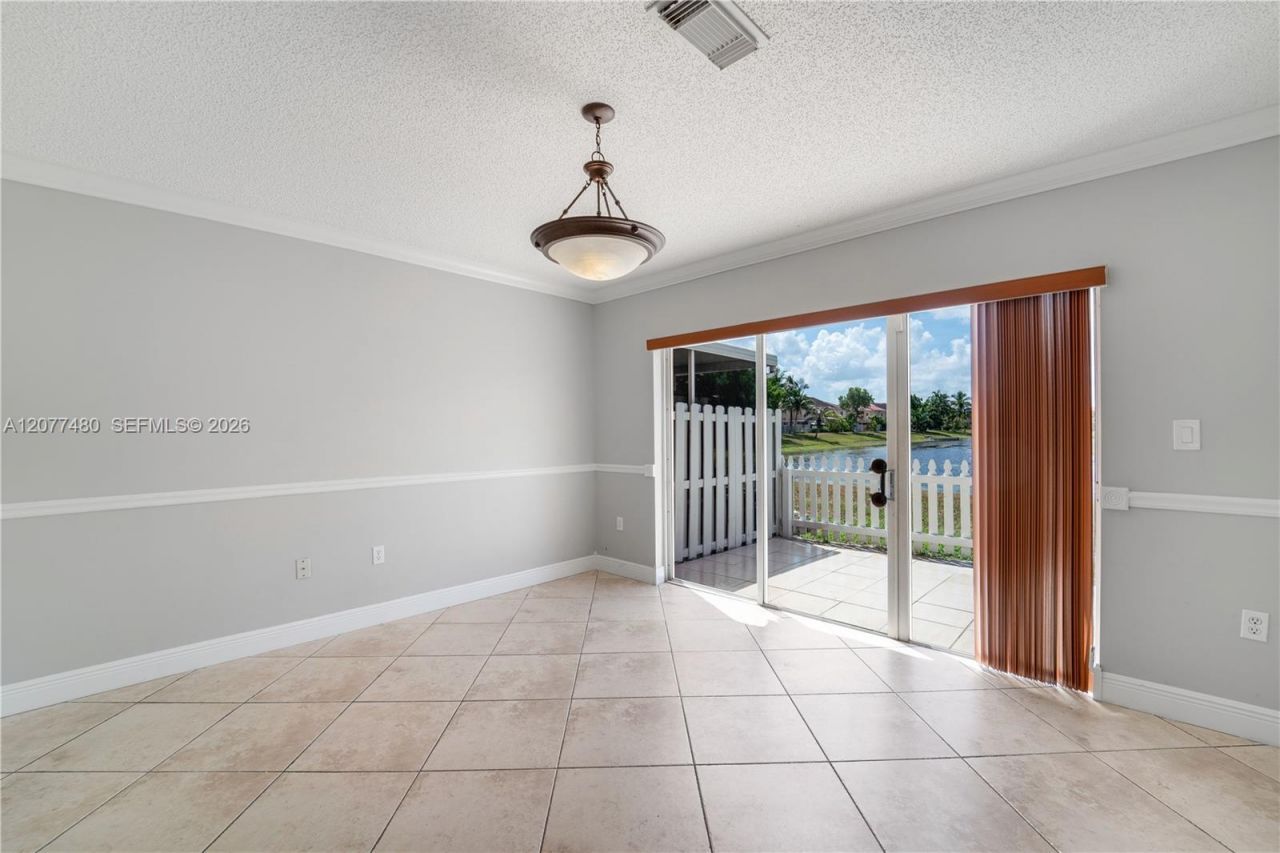 15354 SW 36th Ter, Miami, FL 33185 Photo
