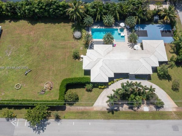 412 NE 2nd St , Pompano Beach, FL 33060
