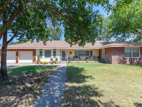 400 3rd Street , Knox City, TX 79529