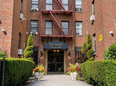 83-84 116 Street, Unit 1J, Richmond Hill, NY 11418