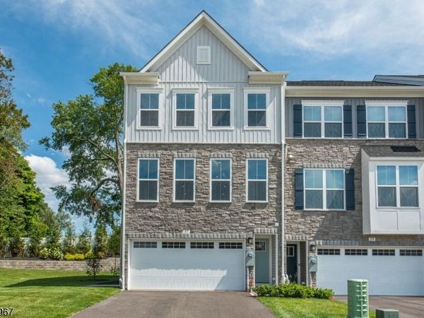 27 Silas Rd, Mount Olive, NJ 07828