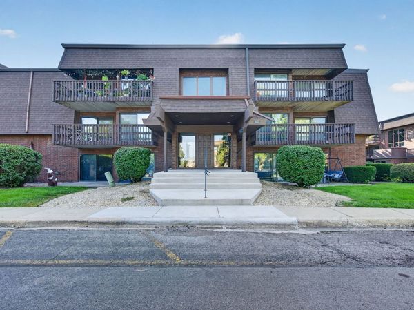 1620 Richmond Circle , Unit 205, Joliet, IL 60435