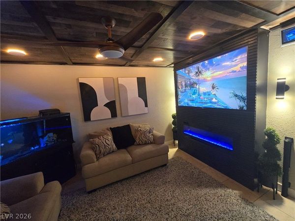 5837 Bromley Avenue , Las Vegas, NV 89107