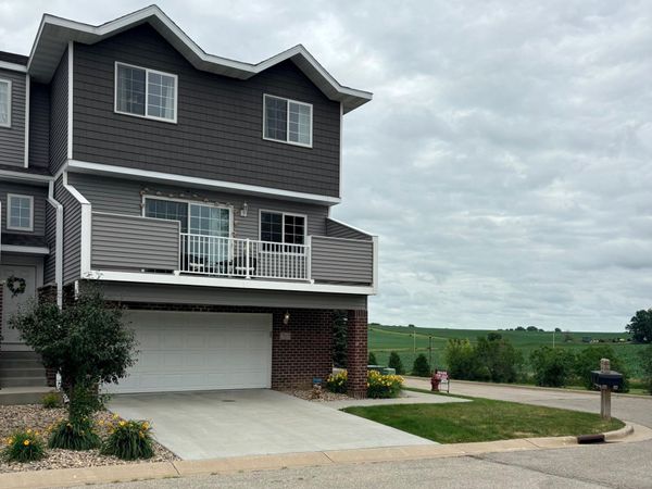 705 Shardlow Place NE, Byron, MN 55920