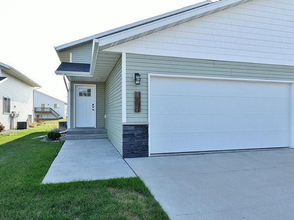 7284 30th Street S, Fargo, ND 58104