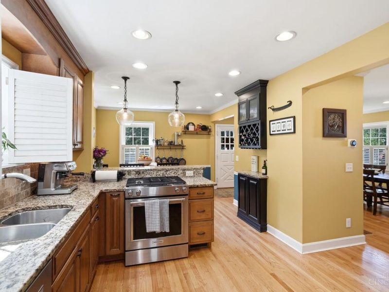 7050 Mt Vernon Avenue, Mariemont, OH 45227 Photo 12