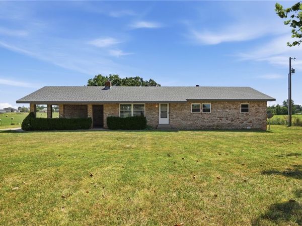 15099 Highway 72 , Gravette, AR 72736