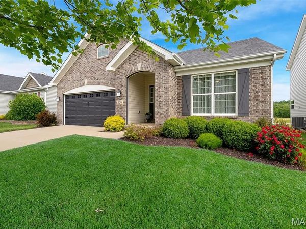 529 Winding Bluffs Drive, Fenton, MO 63026