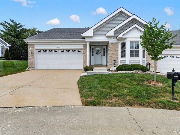 2417 S Lakeridge Court, Unit 14, Lake St Louis, MO 63367