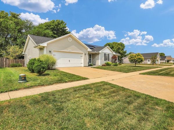 2509 N Skyline Drive , Urbana, IL 61802