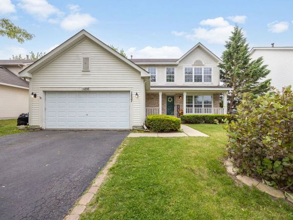 1237 E Greystone Drive , Round Lake Beach, IL 60073
