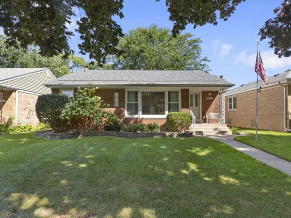 5312 Crain Street , Skokie, IL 60077
