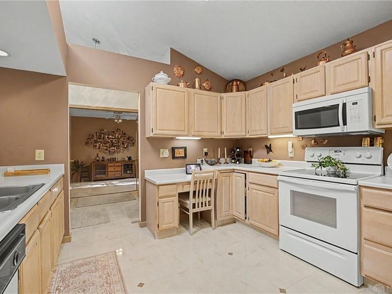 83 Pheasant Run Circle, Springboro, OH 45066 Photo 8
